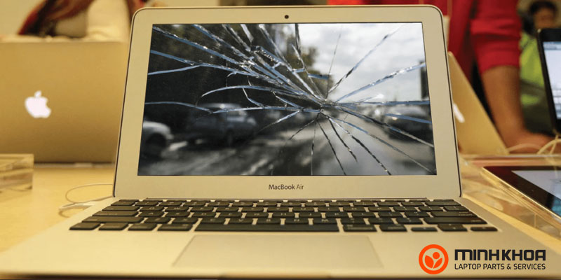 Thay màn hình macbook bị nứt tại Đà Nẵng