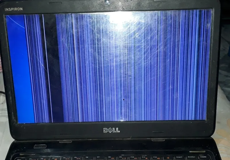 Man hinh laptop bi nhieu 3