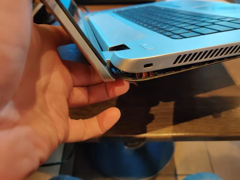 Ban le laptop bi gay 3