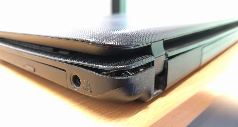 Ban le laptop bi gay 5