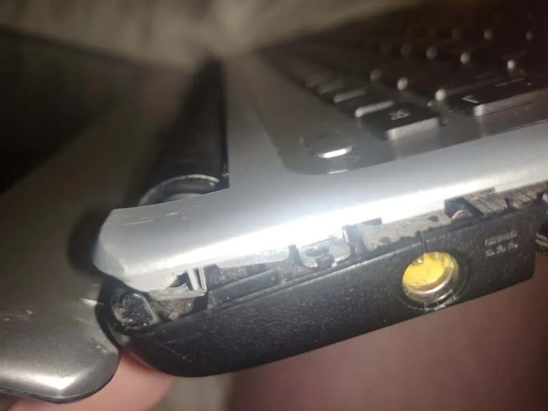 Ban le laptop bi gay 7