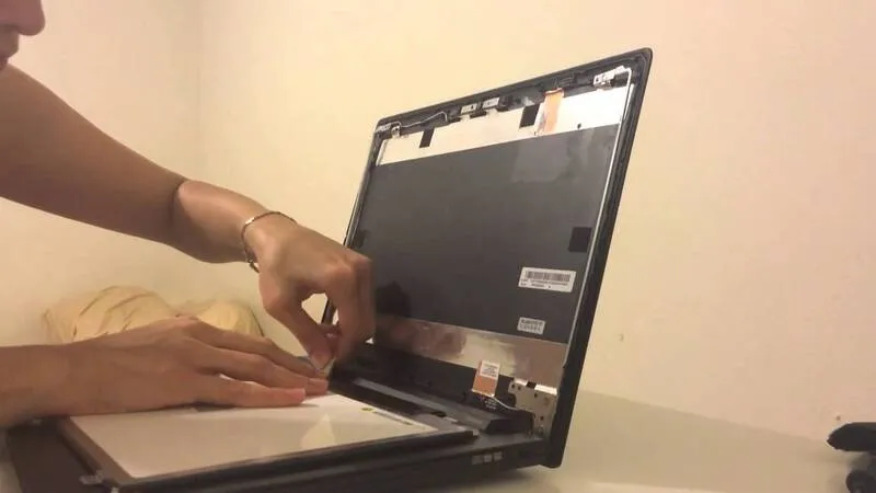 Khác phục diẻm chét màn hình laptop 19