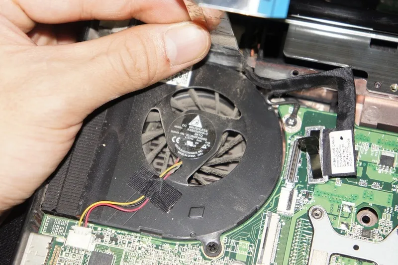 May tinh nong qua tu tat can lam gi 11