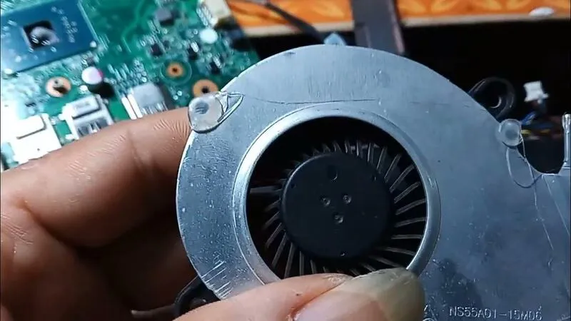 May tinh nong qua tu tat can lam gi 21