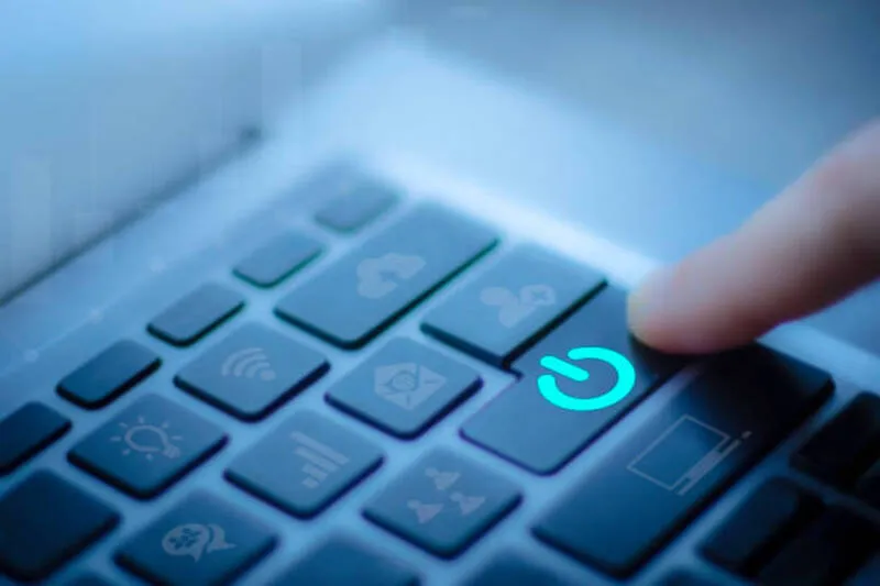 Gập màn hình laptop mà không tắt máy có làm sao không? 4 lưu ý cần biết 11 Gap man hinh laptop ma khong tat may co lam sao khong 11