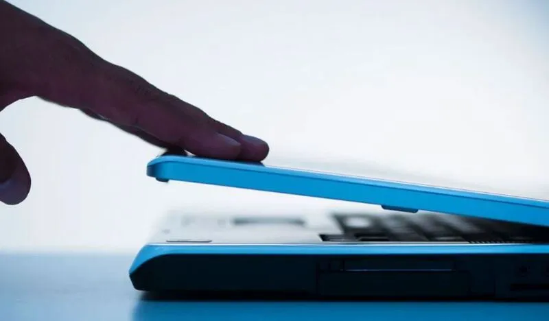 Gập màn hình laptop mà không tắt máy có làm sao không? 4 lưu ý cần biết 6 Gap man hinh laptop ma khong tat may co lam sao khong 17