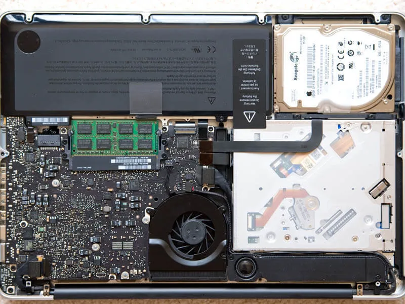 Man hinh Macbook bi nhieu 19