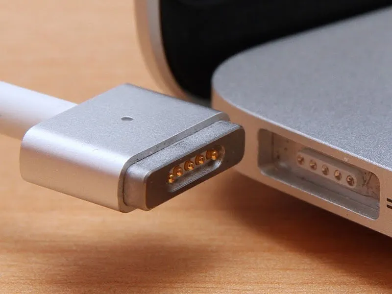 Man hinh Macbook bi nhieu 24