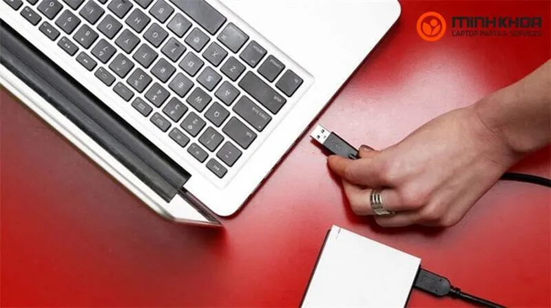 Có nên sạc pin laptop đầy 100 (7)