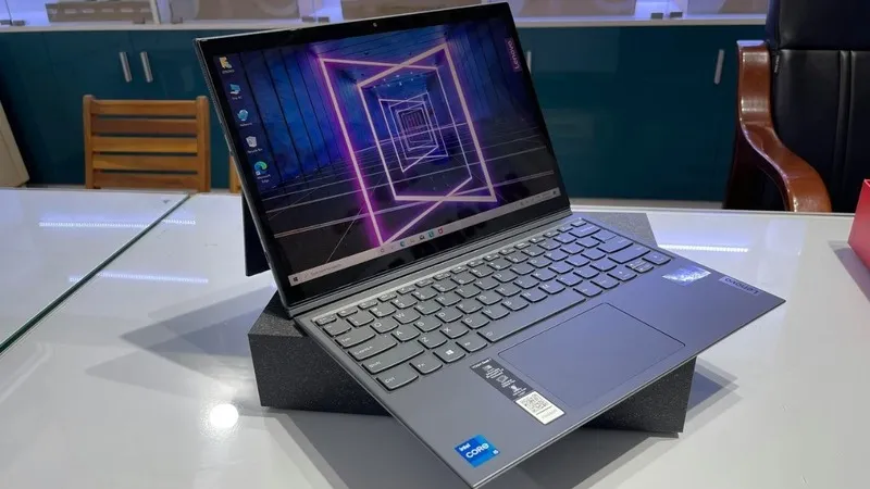 Laptop nhẹ dưới 1kg (4)