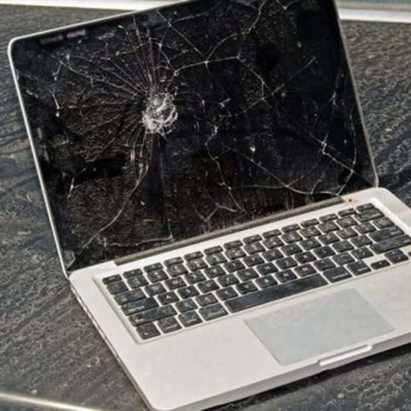 5+ vấn đề về: Màn hình laptop bị nứt bên trong có sửa được không? 12 Man hinh laptop bi nut ben trong co sua duoc khong 3