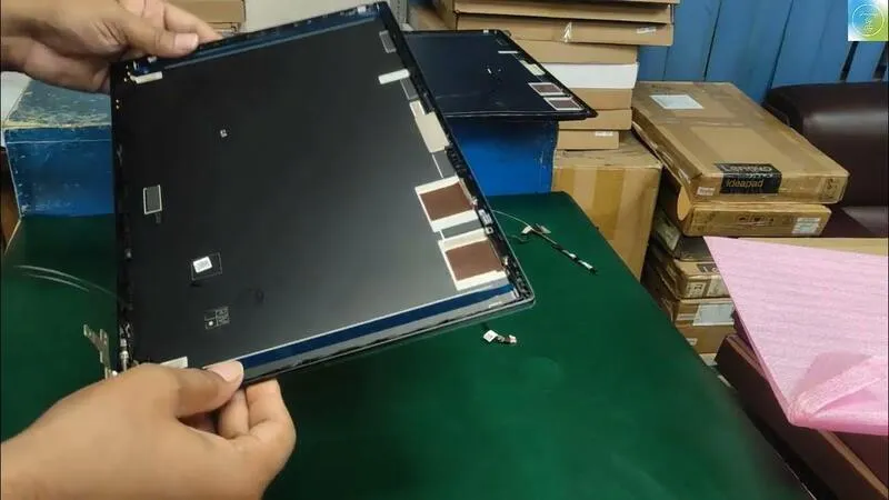 5+ vấn đề về: Màn hình laptop bị nứt bên trong có sửa được không? 9 Man hinh laptop bi nut ben trong co sua duoc khong 4