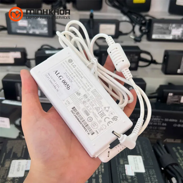 Sạc laptop LG Gram 19V 3 42A đầu nhỏ (3 01 1mm) zin (4) Sạc laptop LG Gram 19V 3 42A đầu nhỏ (3 01 1mm) zin (4)