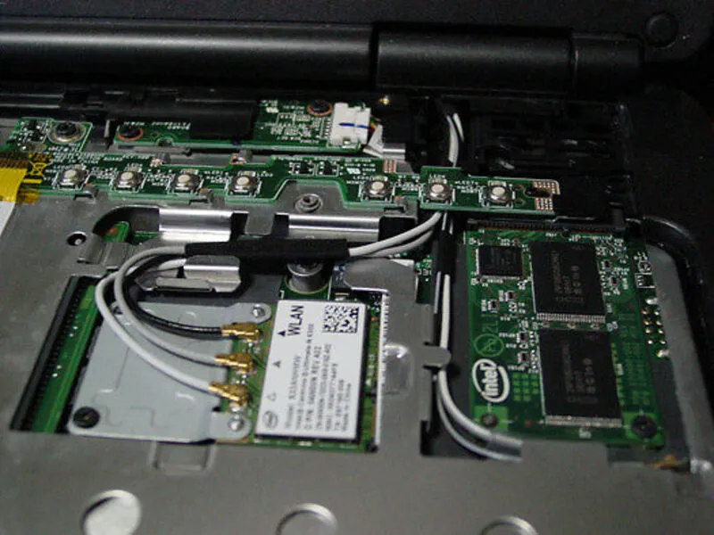 Thay card wifi laptop 3
