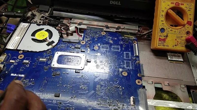 Thay panel màn hình máy tính ở đâu uy tín? 16 Thay panel man hinh may tinh 5