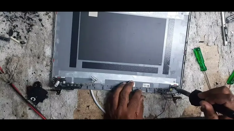 Thay panel màn hình máy tính ở đâu uy tín? 11 Thay panel man hinh may tinh 6