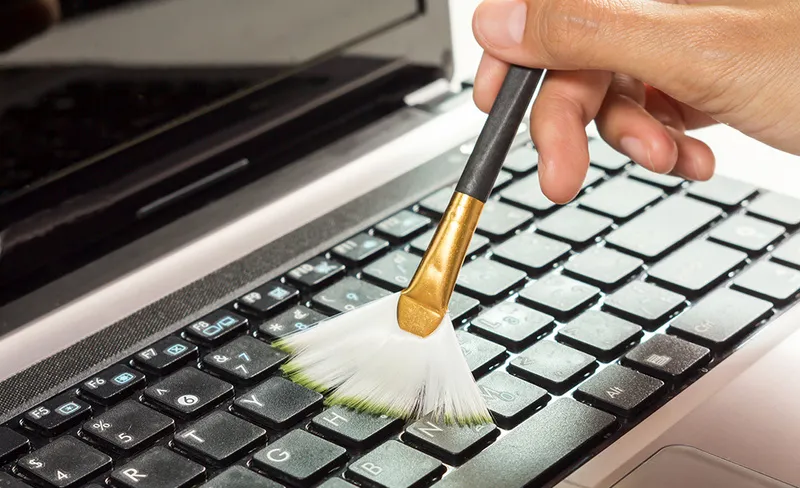 Vệ sinh laptop (6)