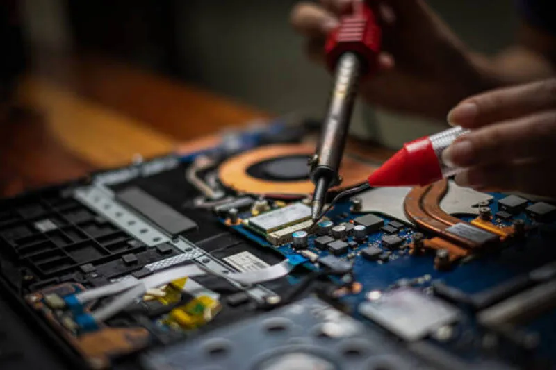 Vệ sinh laptop (7)