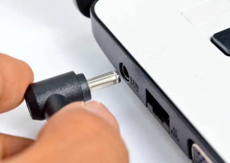 Man hinh laptop bi den 25