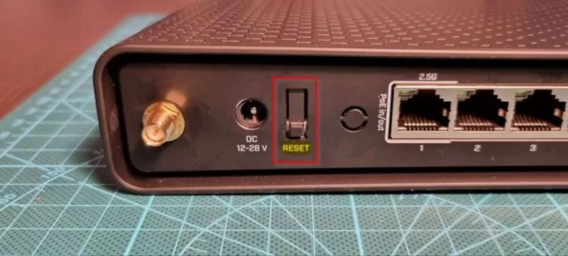 Reset cuc phat wifi Mercury 23