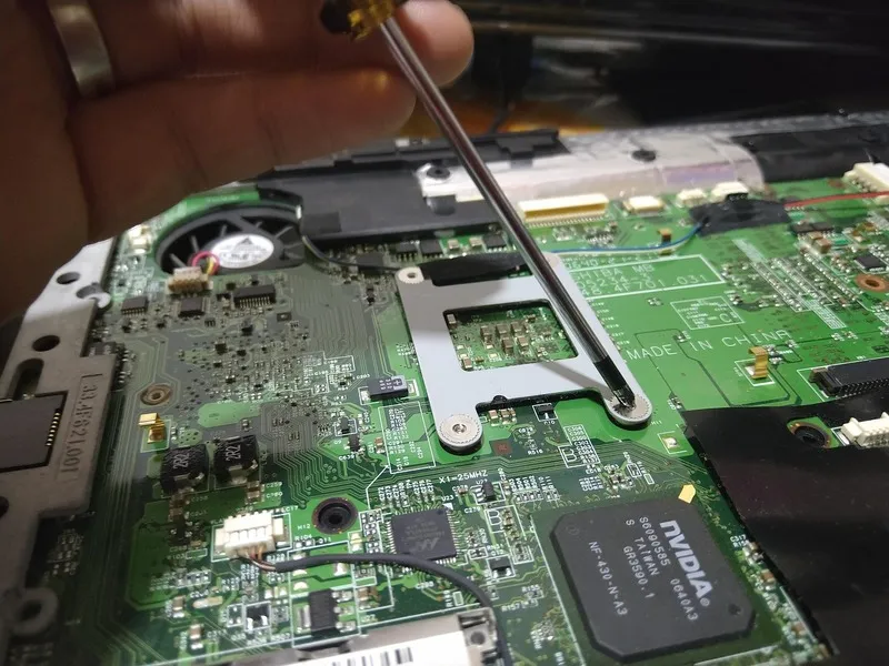 Thay cao ap man hinh laptop bao nhieu tien 4