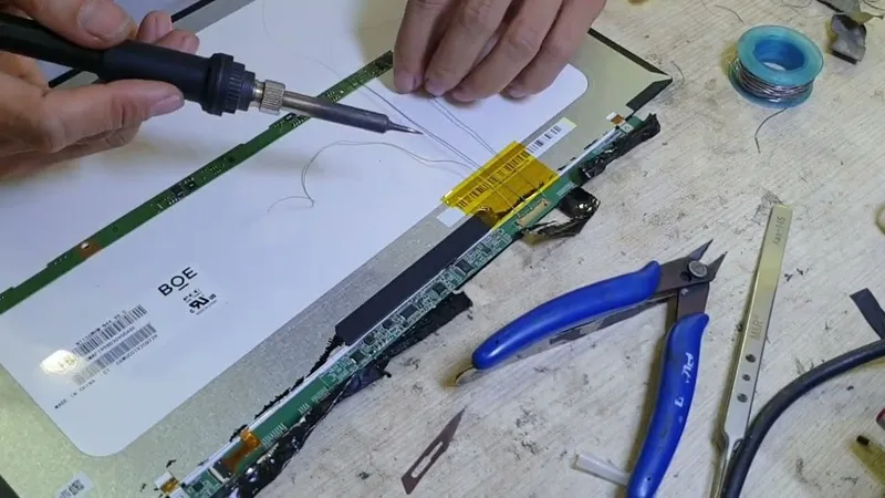 Thay cao ap man hinh laptop bao nhieu tien 8