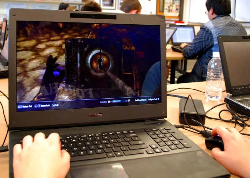 Giải đáp thắc mắc: Chơi game có gây hại cho laptop không? 16 Choi game co gay hai cho laptop khong 13