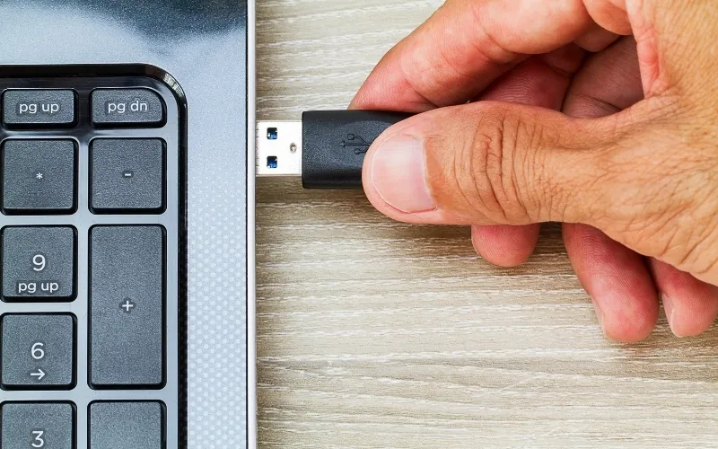 Cách sửa lỗi CD/ DVD drive device driver is missing khi cài Win 7, 8, 10 cho laptop 7 CD DVD drive device driver is missing 7