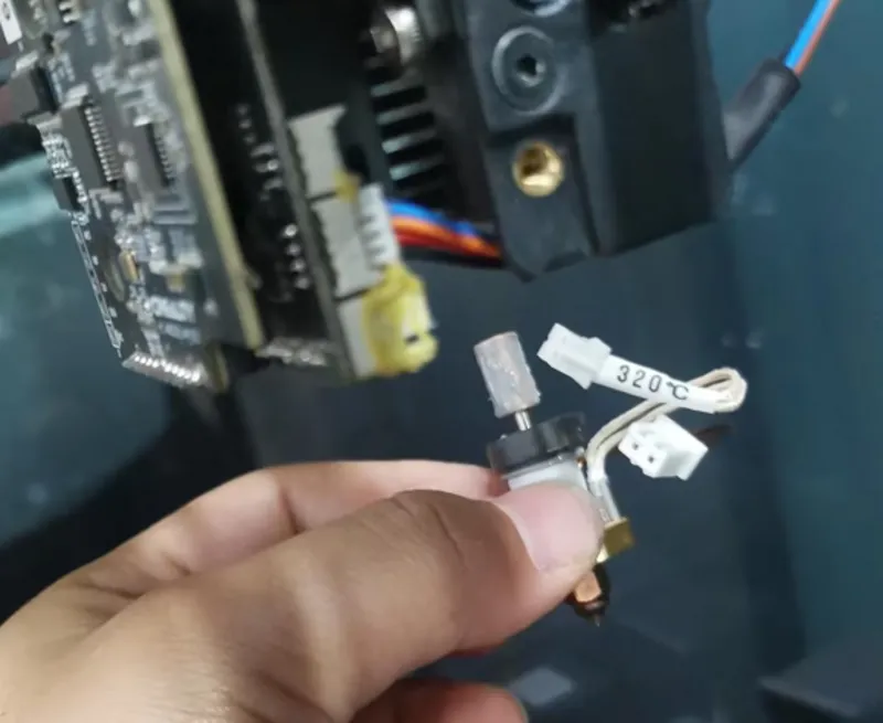 Co nen dong lai chip VGA 1