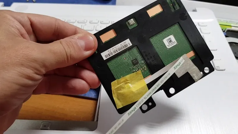 Co nen dong lai chip VGA 17