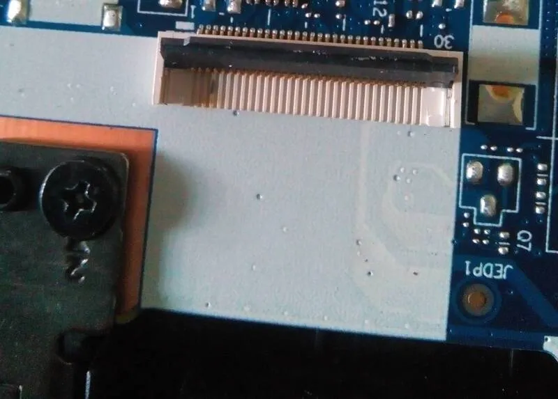 Co nen dong lai chip VGA 7