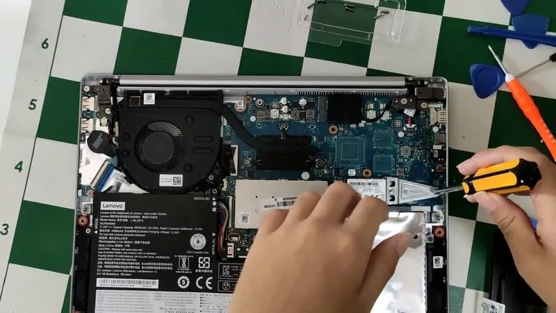 Thay chân cắm nguồn laptop Asus: 1 số thông tin chi tiết cần biết 7 Thay chan cam nguon laptop Asus 18