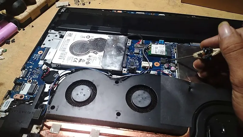 Thay chân cắm nguồn laptop Asus: 1 số thông tin chi tiết cần biết 12 Thay chan cam nguon laptop Asus 20