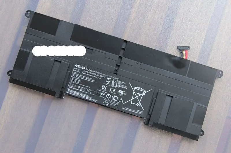 Thay mach pin laptop 1