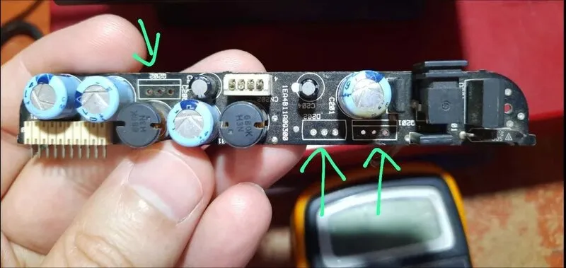 Thay mach pin laptop 7