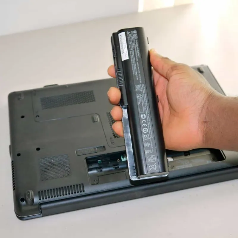 Thay mach pin laptop 9