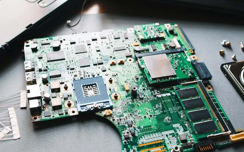 Nhận biết 7 nguyên nhân cần sửa main laptop không lên nguồn 4 Sua main laptop khong len nguon 8