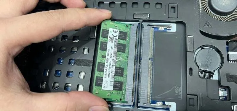 Nang cap Ram laptop 4GB 2