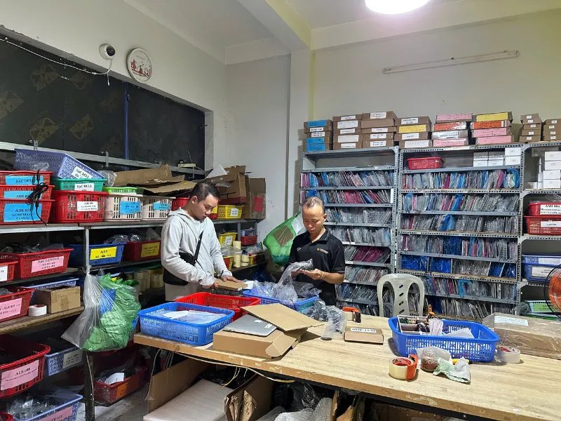 Sửa chữa laptop 10 Kho linh kien minh khoa lam viec