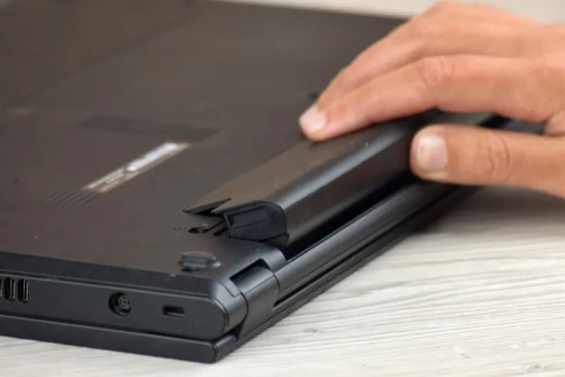 Cách dùng pin laptop không bị chai (14) Cách dùng pin laptop không bị chai (14)